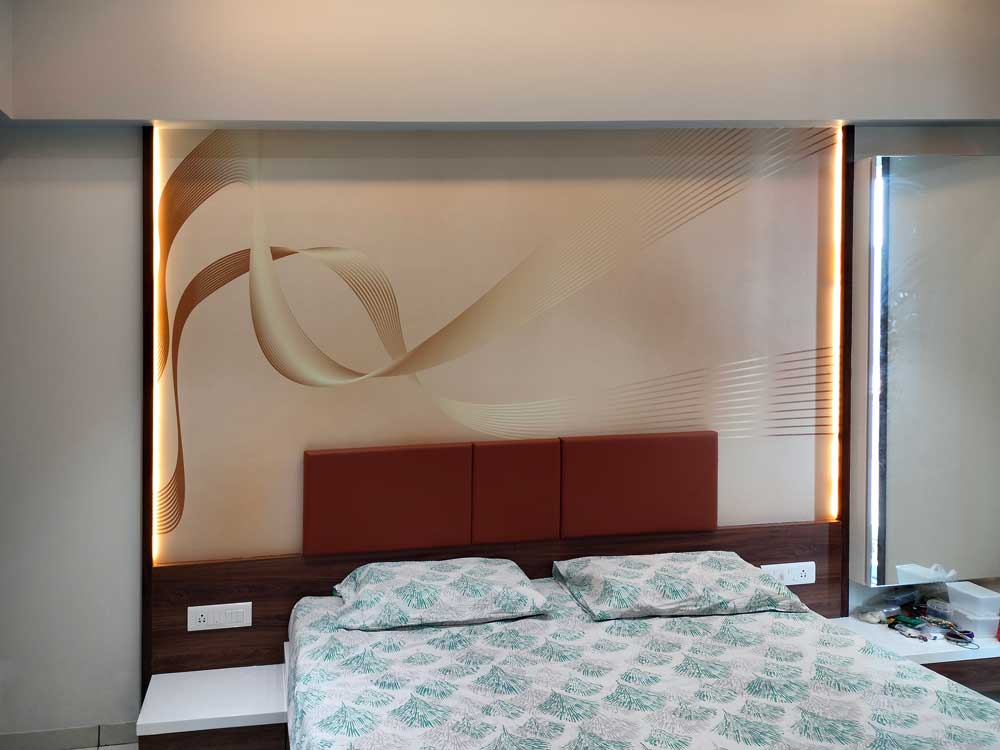 Masterbed Wall